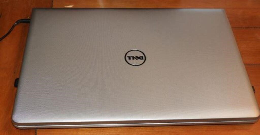 Dell Inspiron 5755 Laptop Computer. AMD Processor