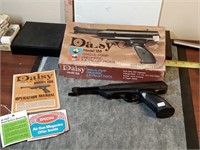 vtg Daisy model 188 BB pistol with box (works