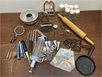Kitchen/baking lot - rolling pin, cookie cutters,