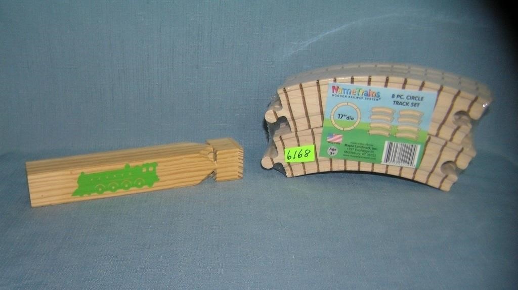 8 piece circle train track set all wood with a tra
