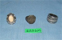 Group of costume jewelry rings