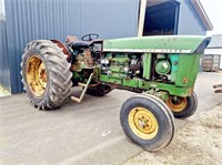 Traktor: John Deere 3120. MOMSFRI