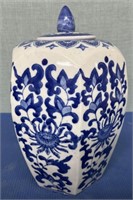Decorative Asian Style Blue / White Jar with Top