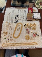 Mixed LOT 90's & Current Jewelery