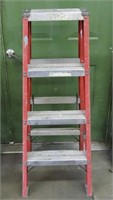 Louisville 4ft. Fiberglass Step Ladder