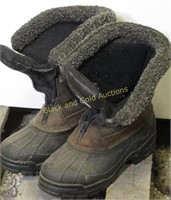 Pair Of Size 10 Insulated Boots