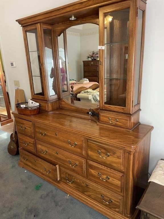Solid oak dresser with mirror top
