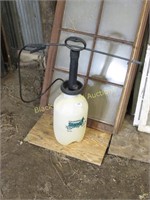 Chaplin Stand-N-Spray 2 Gallon Sprayer