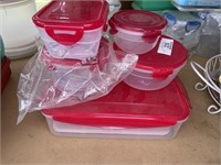NEW plastic food containers