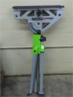 Rockwell Jaw Stand