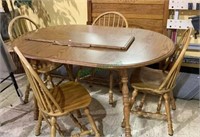 Beautiful oak dining room table and chairs -