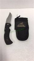 Gerber 650 hunting knife with canvas case. Blade