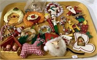 Tray lot of vintage Christmas ornaments includes