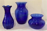 Cobalt blue vase lot tallest measuring 8 inches.