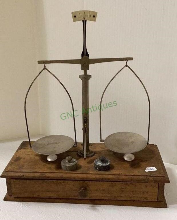 Antique weight scale with one single drawer for