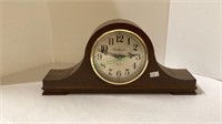 Waltham quartz battery operated mantle clock.