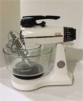 Sunbeam Mixmaster stand mixer with two bowls and