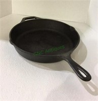 Cast iron Lodge skillet measuring 2 inches tall