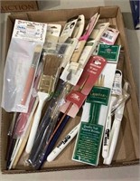 Tray lot of artist paint brushes, new old stock