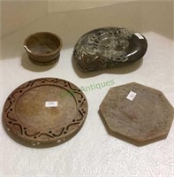 Marble trivets and miniature bowl as well as a