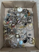 Assortment of jewelry, mostly earrings