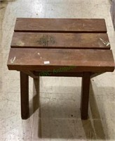 Nice sturdy wooden table/plant stand/bench