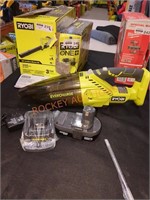 RYOBI 18v EVERCHARGE Hand Vacuum kit