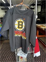 Boston Bruins Hockey Jersey / Size XL