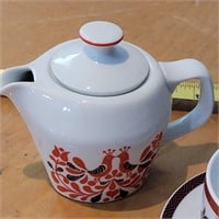 hollahaza mini teapot, teopia stackable cup/saucer