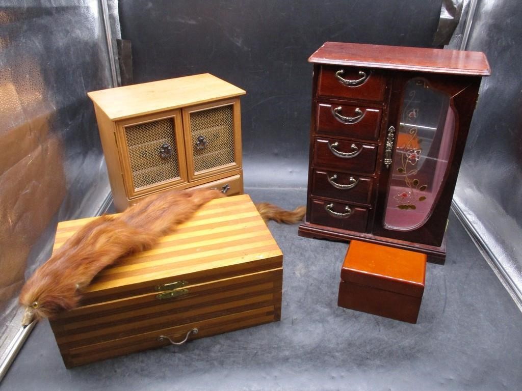 Jewelry Boxes & Fur Collar