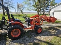 KUBOTA B2920 TRACTOR W/ LA364 BUCKET LOW HOURS