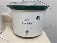 Rival brand crock pot/slow cooker with some