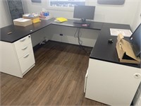 71 x 100 x 71 U-shaped desk, with file drawers,