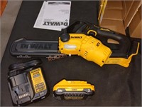 DEWALT 20V MAX 8" Cordless Pruning Chainsaw Kit