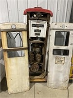 Vintage Gilberto gas pump