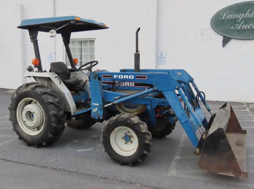 FORD 1920 SSS 4WD Tractor w/Loader