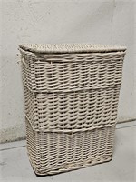 Wicker Laundry Basket
13×23×18"