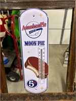 Working Metal Moon Pie Thermometer Sign