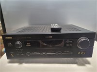 Yamaha Receiver w/remote powers on