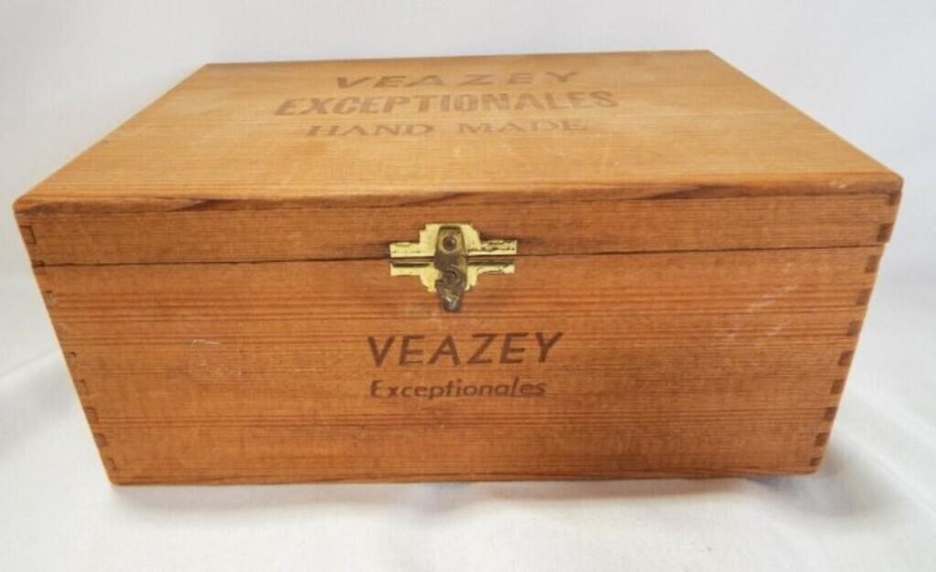 Wooden Veazey Exceptionales Cigar Box w/Clasp