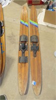 Challenger water skis