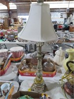 DECORATIVE TABLE LAMP WITH SHADE