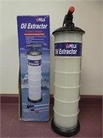 Oil Extractor Manual Vacuum Pump ( Needs Tubing )