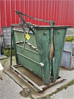 LARGE CALF CHUTE