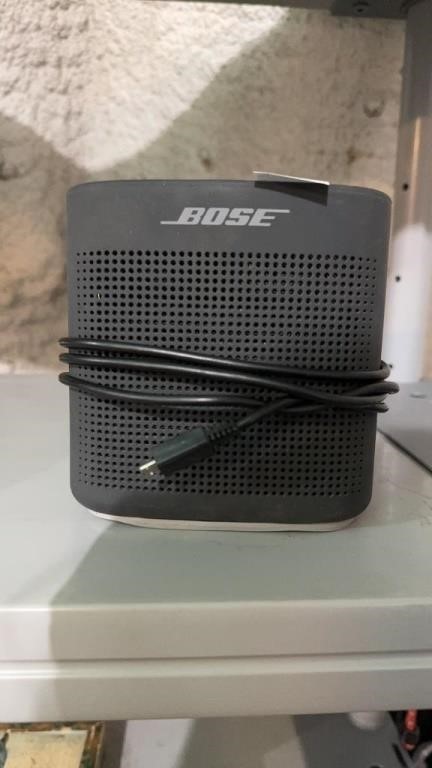 Bose sound link color II
bluetooth speaker with