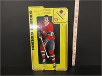 SEALED 1975 PETER MAHOVLICH SPORTS TROPHY FIGURE