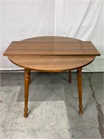 Tell City Round Wooden Dining Table with 2 Leaves