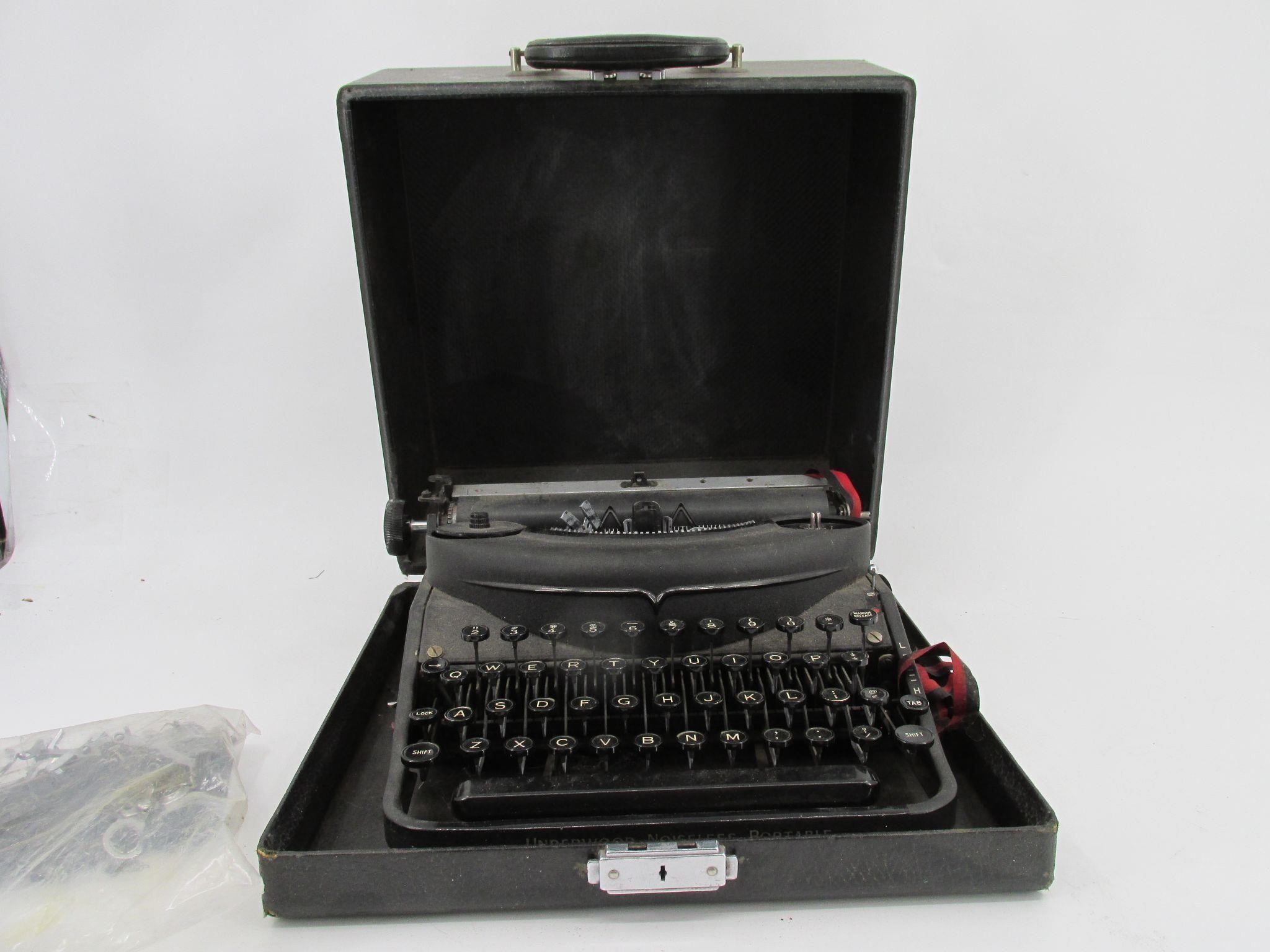 Underwood Typewriter With Case Needs Work