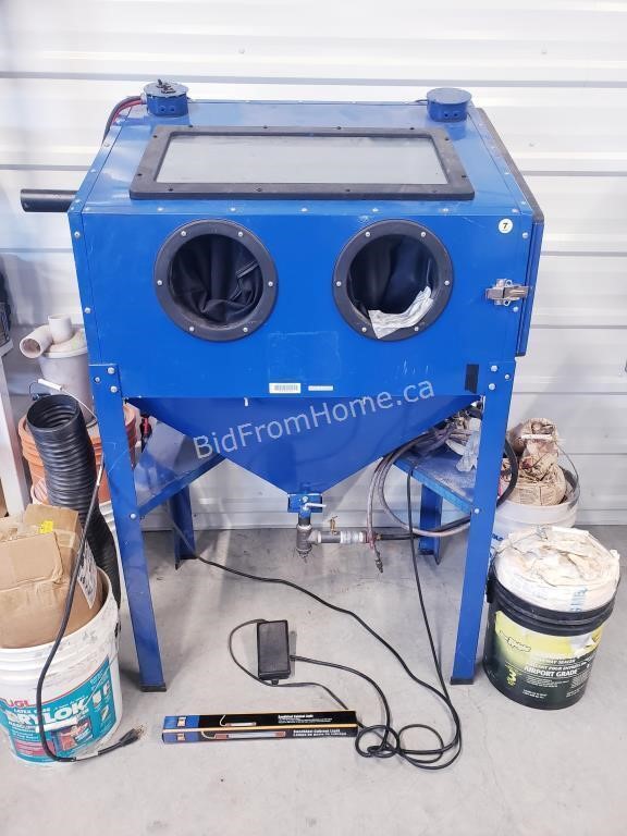 SANDBLASTER CABINET