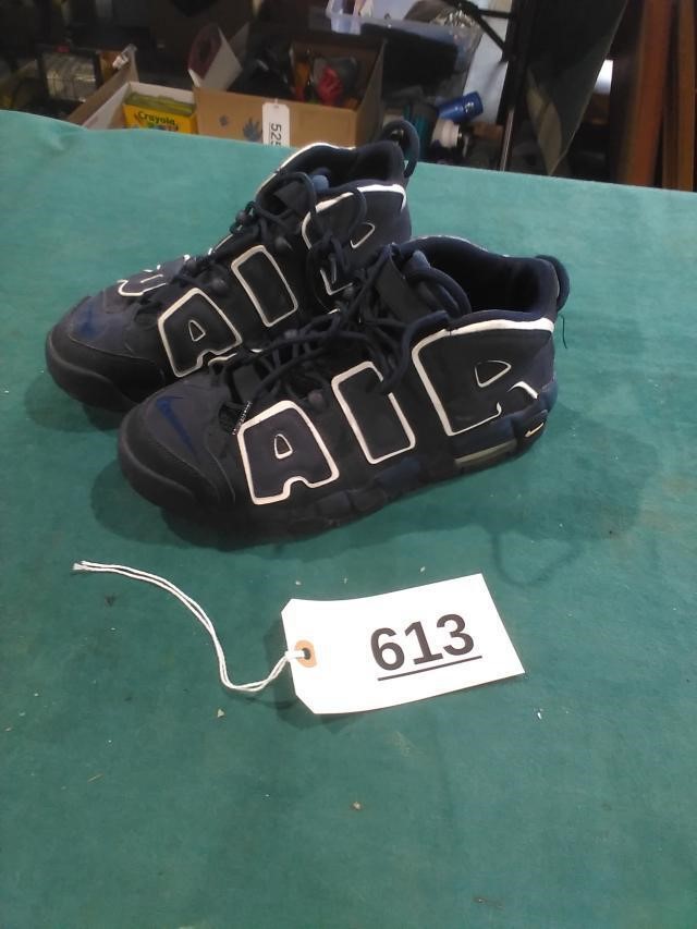 Nike Air Shoes - Size 7Y